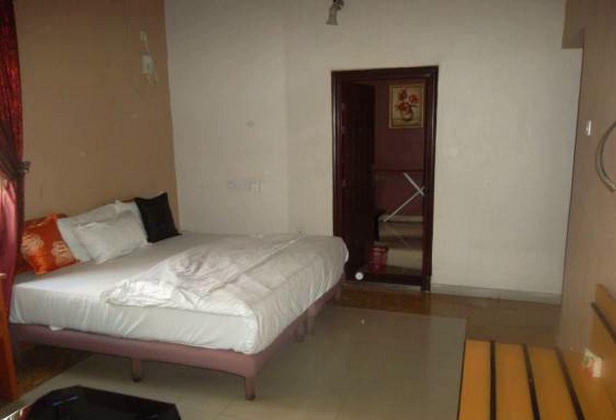 Room In Lodge - Clen-Phil Hotels And Suite Port Harcourt Esterno foto
