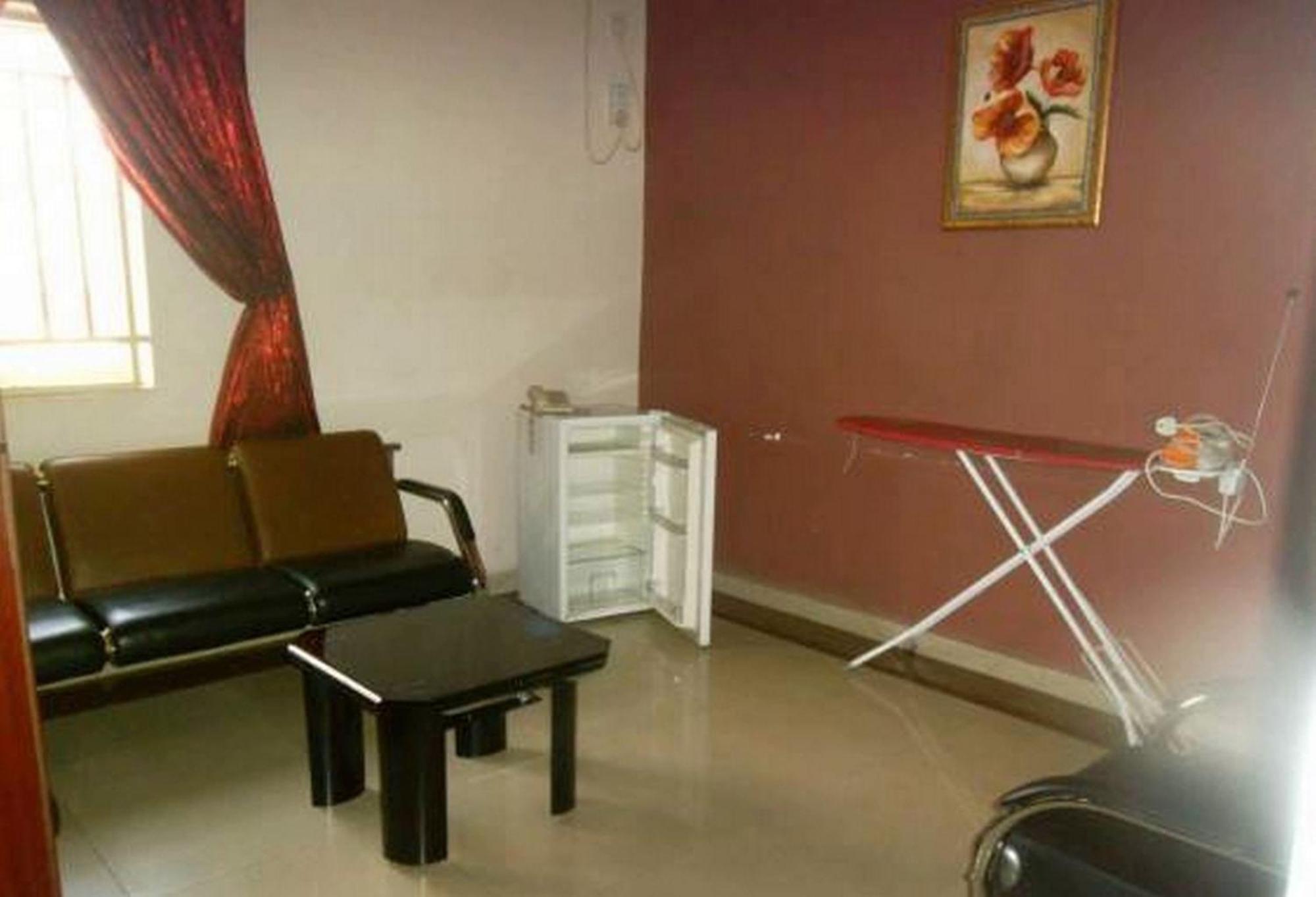 Room In Lodge - Clen-Phil Hotels And Suite Port Harcourt Esterno foto